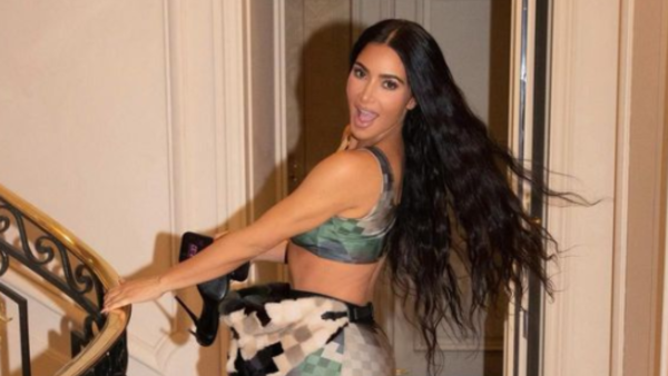 Kardashian spots a ghost (Instagram )