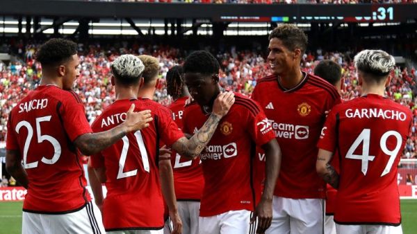 مانشستر يونايتد يتحدى دورتموند (Photo by Leonardo Munoz / AFP)