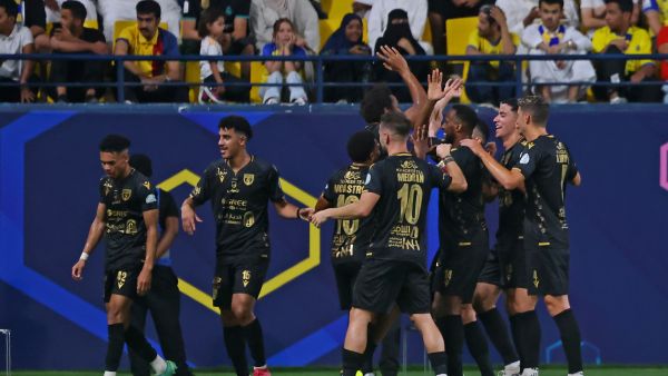 التعاون يصعق النصر على أرضه (Photo by Fayez NURELDINE / AFP)