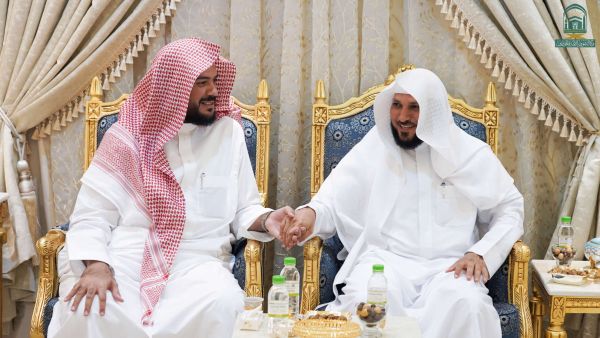 المعيقلي في اول ظهور له بعد تعافيه 