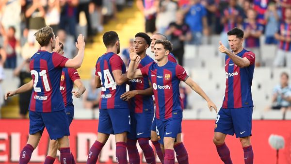 برشلونة يظفر باللقب (Photo by Pau BARRENA / AFP)