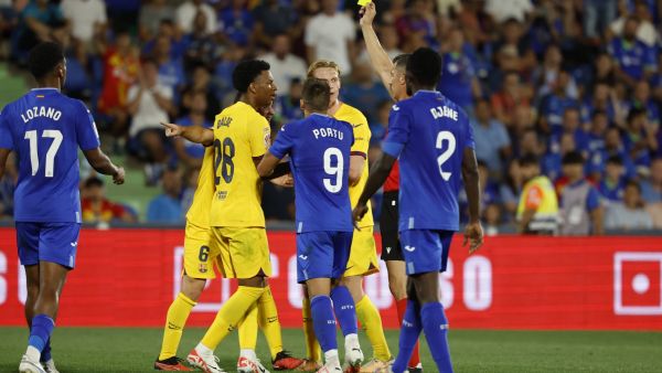 برشلونة يتعادل مع خيتافي (Photo by JAVIER SORIANO / AFP)