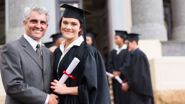 عبارات جميلة من الاب عن تخرج ابنته عبارات جميلة من الاب عن تخرج ابنته