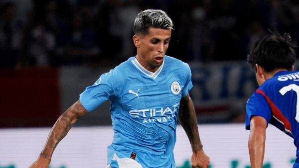 جواو كانسيلو (Photo by Toshifumi KITAMURA / AFP)