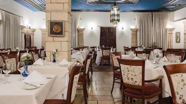 مطاعم مطار الرياض