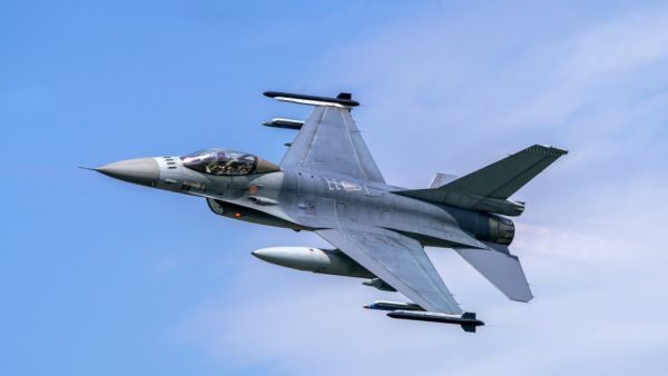 F-16 fighter