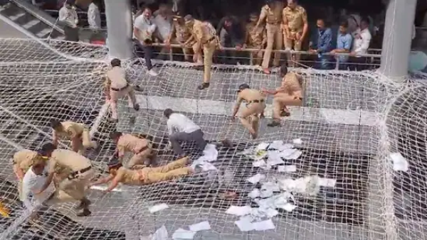 Indian farmers protesting in the Mantralaya.  