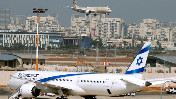 هبطت الطائرة الاسرائيلية في جدة بعد مرور حوالي أربع ساعات من انطلاقها من جزر سيشل
