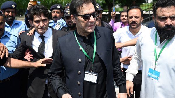 رئيس الوزراء السابق، عمران خان (أ ف ب)