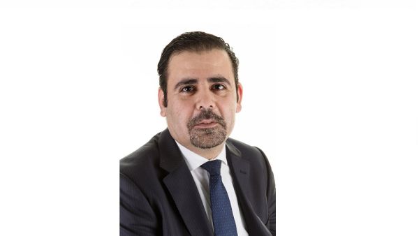 ماجد مكي، الشريك ورئيس قسم الاستشارات الإدارية والاستشارات التكنولوجية، كي بي إم جي في الكويت كي بي إم جي ومايكروسوفت توقّعان اتفاقية تاريخية لوضع الذكاء الاصطناعي في طليعة التقنيات المستخدمة لتقديم الخدمات المهنية