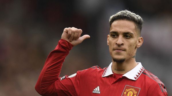 أنتوني يكشف في بيان رسمي مصيره مع مانشستر يونايتد