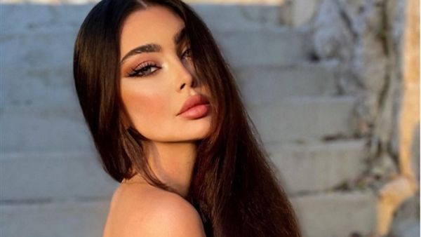 الفنانة اللبنانية قمر