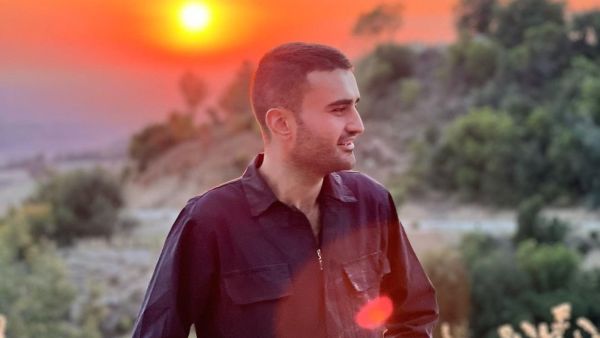 CZN Burak bir hayranından 37.000 dolarlık lüks bir hediye aldı.. Şuna bir bakın!