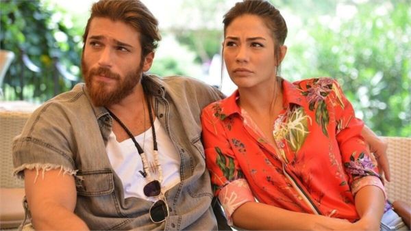 Demet Özdemir si trasferirà in Italia per stare con Can Yaman? Demet Özdemir, Can Yaman'la birlikte olmak için İtalya'ya mı taşınıyor?