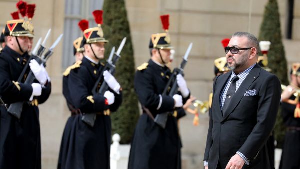 مجلة "شارلي إيبدو" قد نشرت غلافا "ساخرا" يتضمن صورة للعاهل المغربي، ما أثار استياء الشعب المغربي