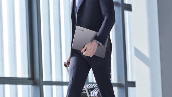 Huawei's latest event: emphasizing electric cars and new accessories while keeping quiet on smartphones