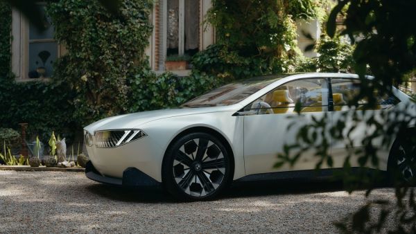 A glimpse of the future for the BMW brand: electric, digital and circular BMW reinvents itself: The BMW Vision Neue Klasse