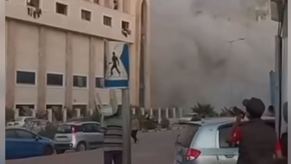 تجدد الغارات الاسرائيلية على محيط مستشفى القدس في غزة