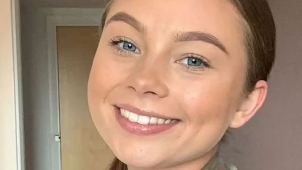 جيسيلي لويزي بيك (19 عاما)