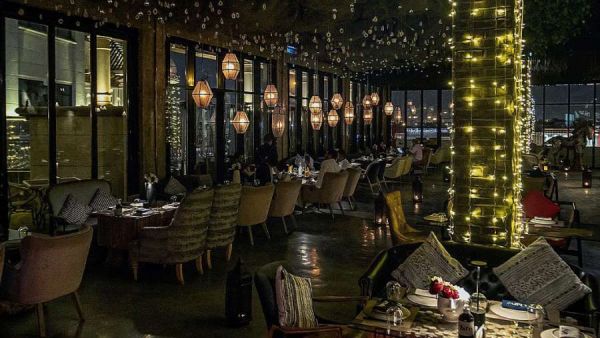 مطاعم شارع التحلية في جدة