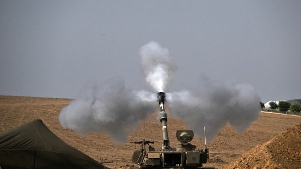 تجدد الغارات الاسرائيلية المدمرة على غزة والقسام تقصف "ديمونا"