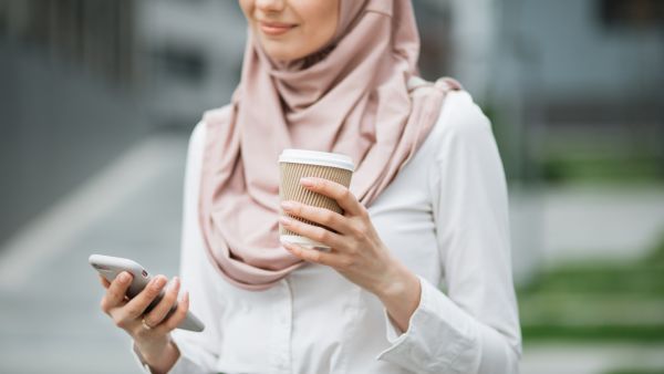 كيفية دعم المقاهي المحلية 