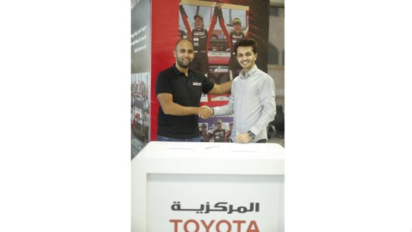 "المركزية تويوتا" ترعى نجم سباقات الدريفت مؤيد مروان وتضمه لعائلة فريق تويوتا جازو للسباقات