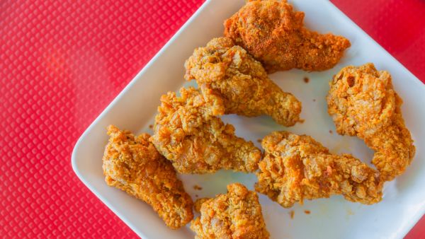 3 وصفات بديلة وصحية لدجاج KFC