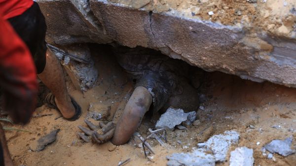 آلاف الشهداء والجرحى في قطاع غزة جراء العدوان الاسرائيلي