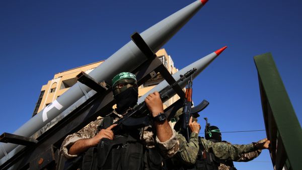  انفجارات في تل ابيب حيث قالت كتائب القسام انها قصفت المدينة