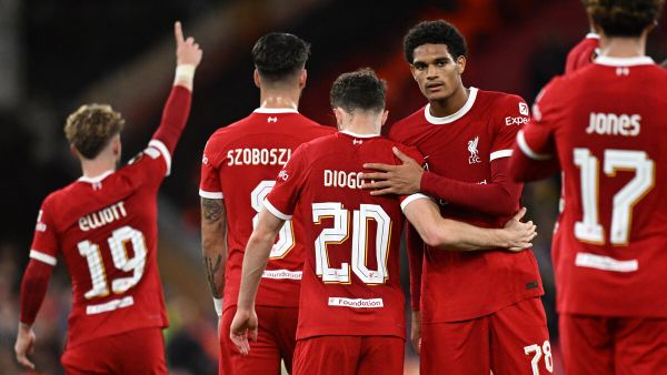 ليفربول يلاقي إيفرتون (Photo by Oli SCARFF / AFP)