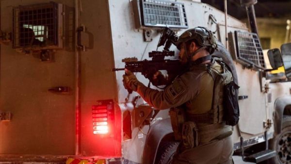 قوات الإحتلال تقتحم العديد من المناطق في الضفة الغربية