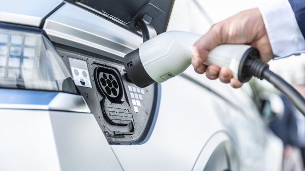 electric and hybrid vehicles