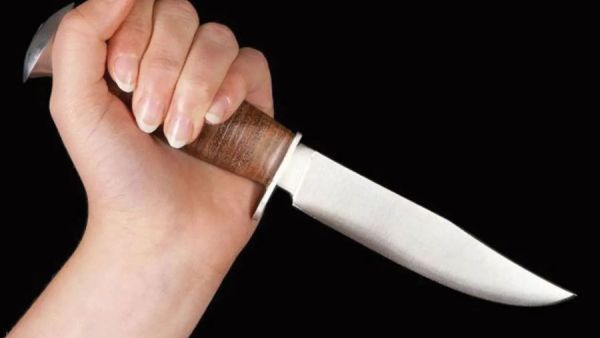 تفسير حلم طعن بالسكين في البطن بدون دم في المنام