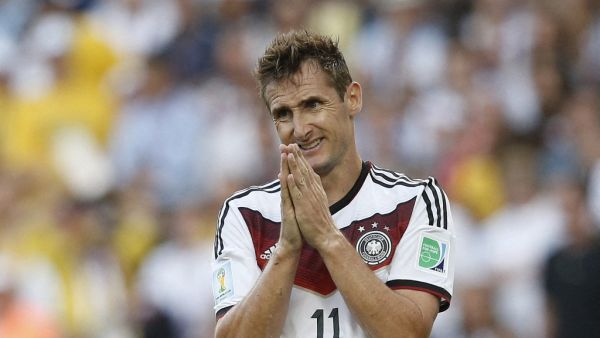 ميروسلاف كلوزه (Photo by Adrian DENNIS / AFP)