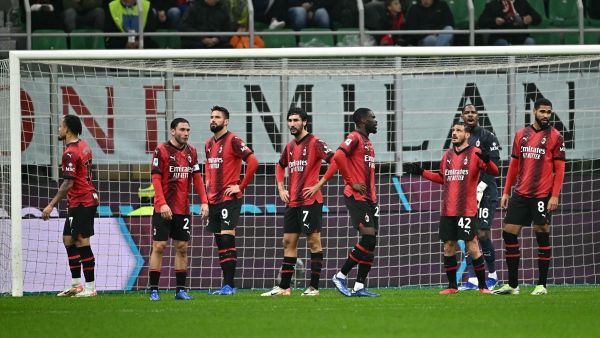 ميلان في وضعية لا يحسد عليها (Photo by GABRIEL BOUYS / AFP)