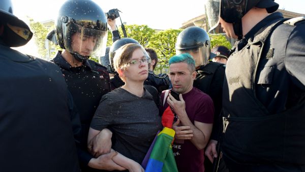 Russian riot police detained gay rights activist during World Day Against Homophobia and Transophobia in Saint Petersburg, Russia. (Olga Maltseva/ AFP)
