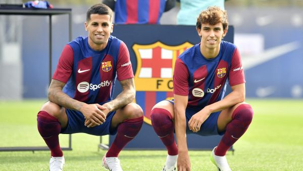 ديكو متشائم بخصوص استمرارية فيليكس وكانسيلو مع برشلونة