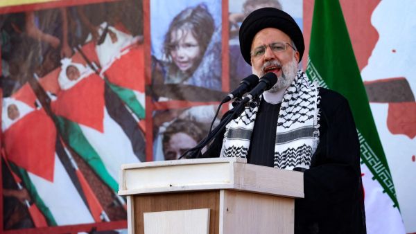 Raisi attends OIC summit in Riyadh on Israel-Hamas conflict. (Atta Kenare/ AFP)