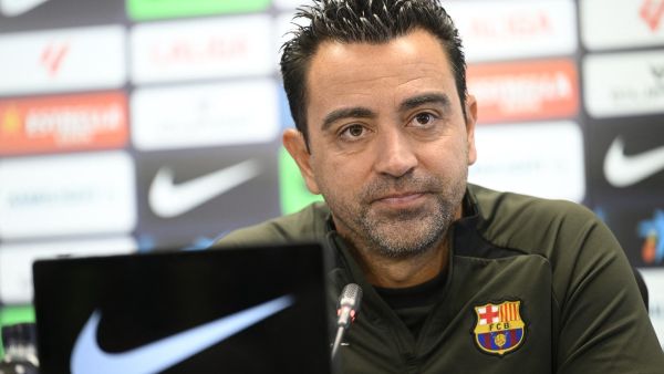 تشافي هيرنانديز مدرب برشلونة