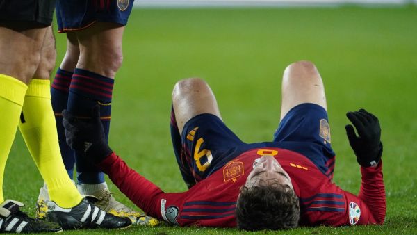 برشلونة ينفجر غضبًا في وجه الاتحاد الإسباني ويحمله مسؤولية إصابة جافي