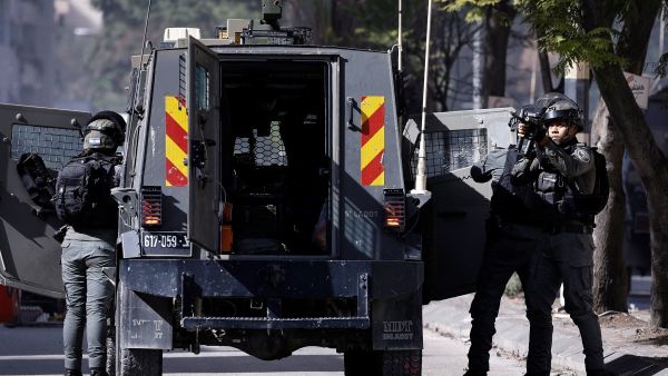 استشهاد فلسطيني واصابة اثنين برصاص القوات الاسرائيلية قرب رام الله