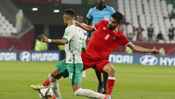 ما القنوات الناقلة لمباراة الأردن والسعودية اليوم في تصفيات كأس العالم 2026؟