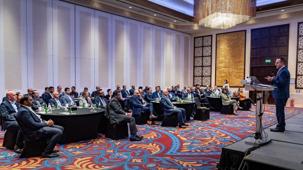 خلال الحدث ديلويت تعرض استراتيجيات إدارة رأس المال البشري وأنظمة العمل
