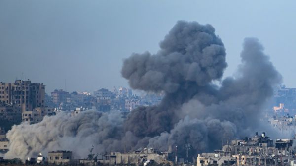 القوات الاسرائيلية تطوق منطقة جباليا شمال غزة تمهيدا لاقتحامها