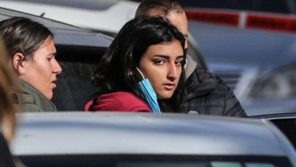 واعترض احد المستوطنين على اطلاق الطفلة نفوذ حماد الامر الذي دفع السلطات الامنية لاعادة اعتقالها  واعترض احد المستوطنين على اطلاق الطفلة نفوذ حماد الامر الذي دفع السلطات الامنية لاعادة اعتقالها