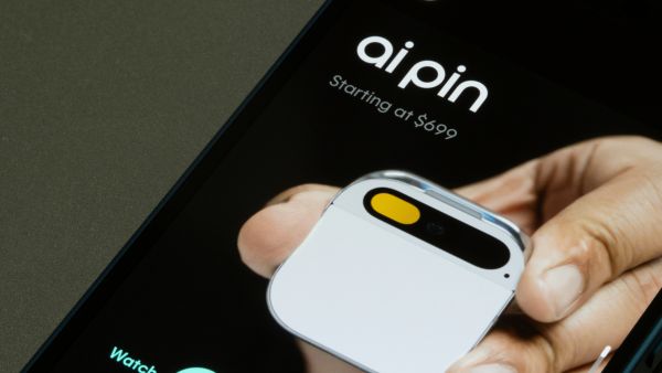 AI Pin