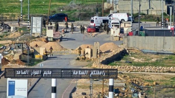عملية دهس جنود اسرائيليين على مدخل مخيم الفوار جنوب مدينة الخليل