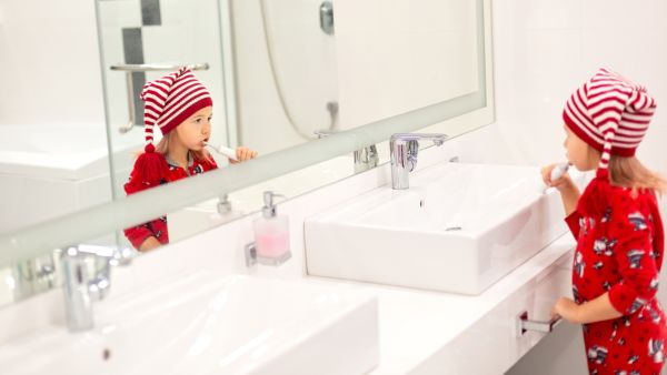 طبيب البوابة: أهمية نظافة أسنان الأطفال في الكريسماس