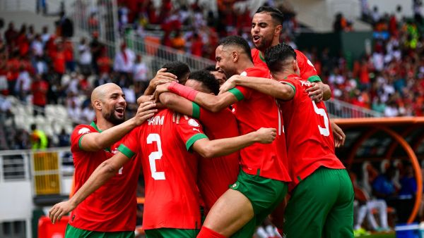 الفرحة المغربية لم تستمر حتى نهاية اللقاء (Photo by SIA KAMBOU / AFP)